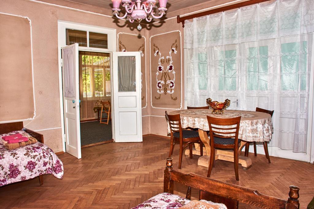 Nukri Guest House Gori Extérieur photo