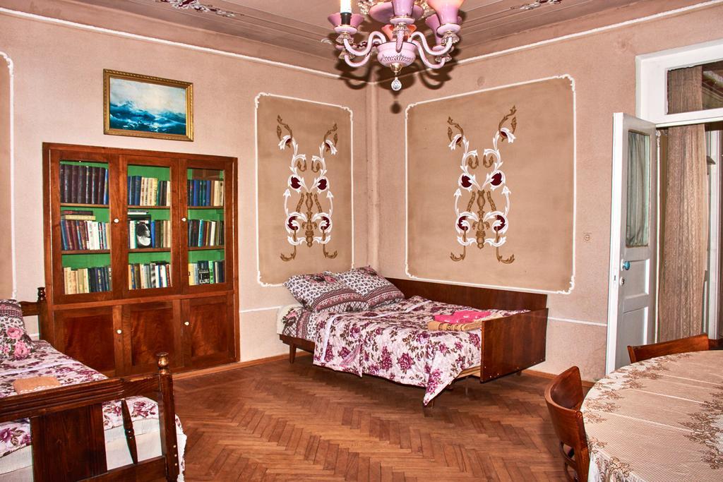 Nukri Guest House Gori Extérieur photo