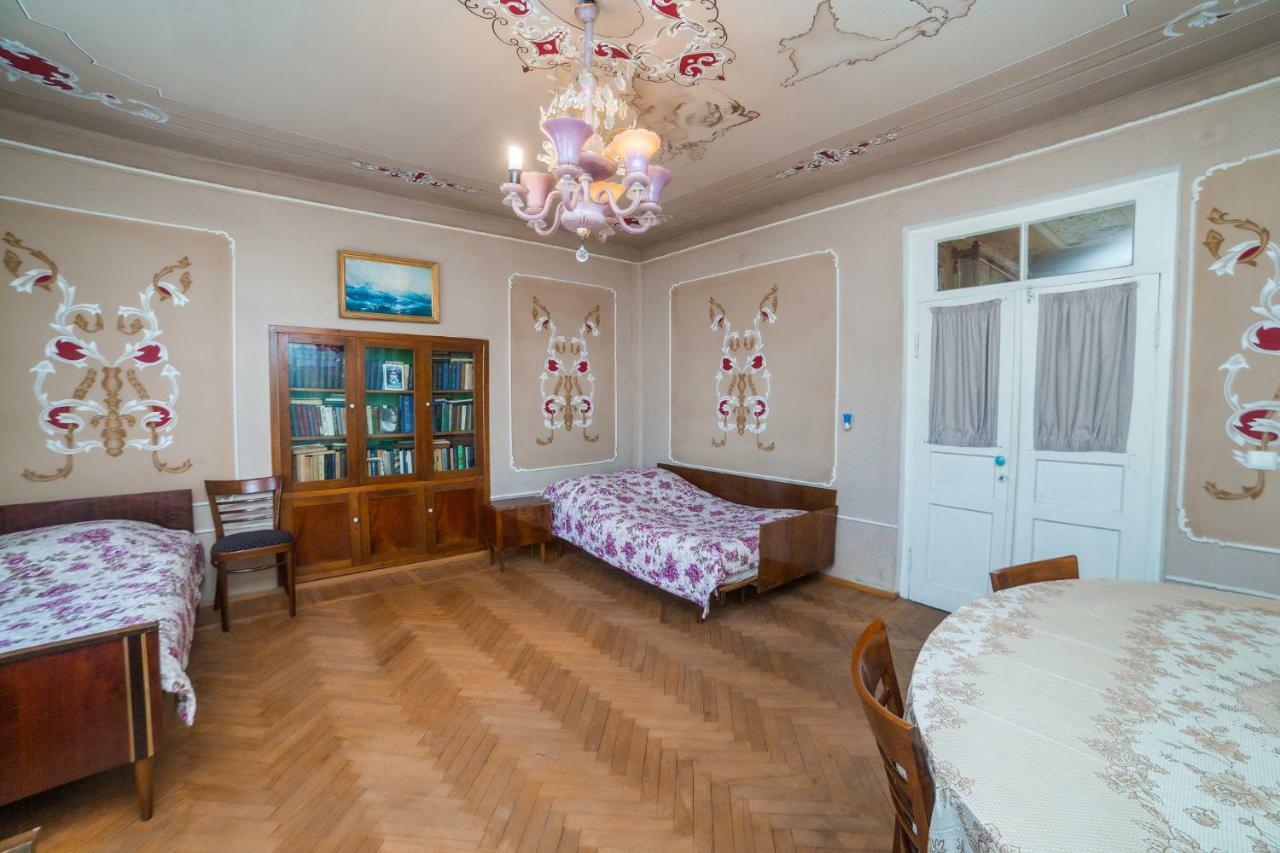 Nukri Guest House Gori Extérieur photo